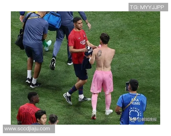 模仿国际足球明星精彩瞬间视频挑战展现你的球技与创意